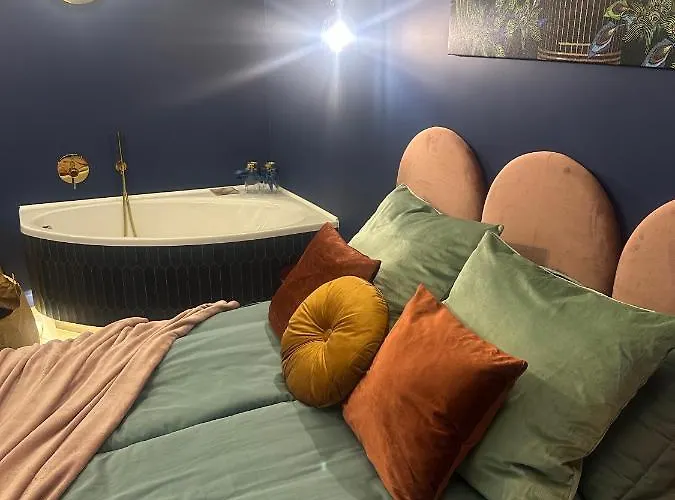 Апартаменты Silence Hanza Tower *